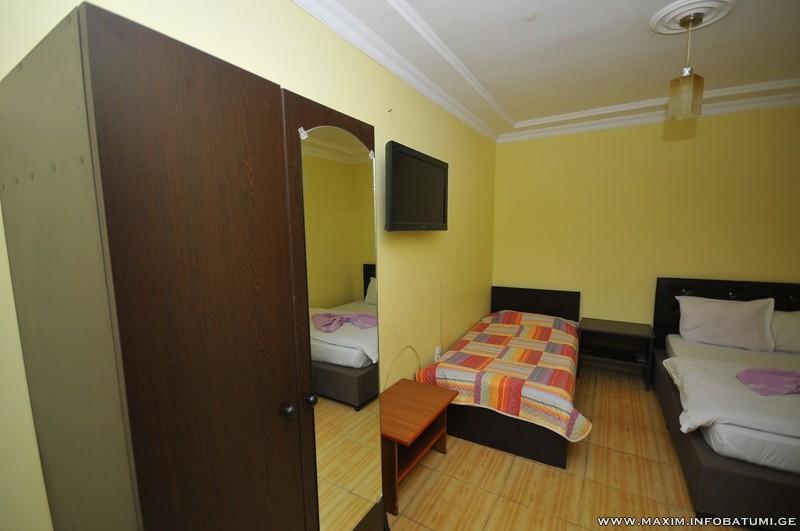 Maxim Mini Hotel Batumi Ngoại thất bức ảnh