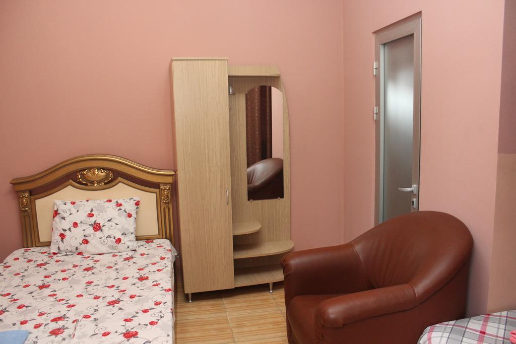 Maxim Mini Hotel Batumi Ngoại thất bức ảnh